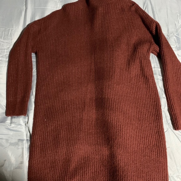 Burgundy dress - Picture 2 of 6